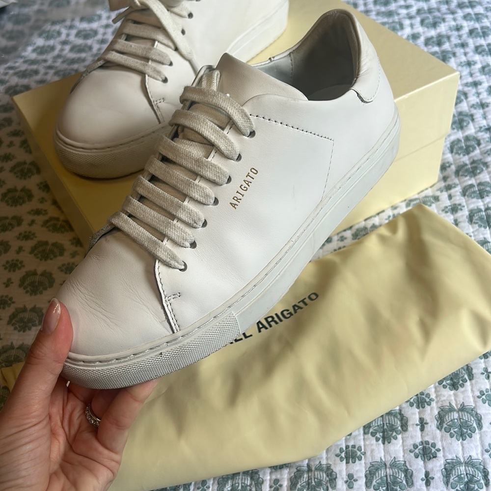Axel arigato clean 90 white sneakers!